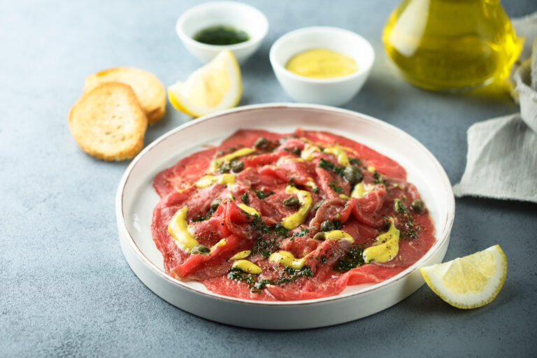 Receita de Carpaccio com Alcaparras e Molho de Mostarda